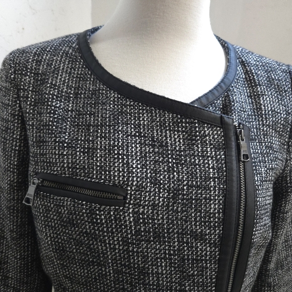 Banana Republic | Women's Black Tweed Jacket asymmetrical zipper & pleather trim - Picture 5 of 11